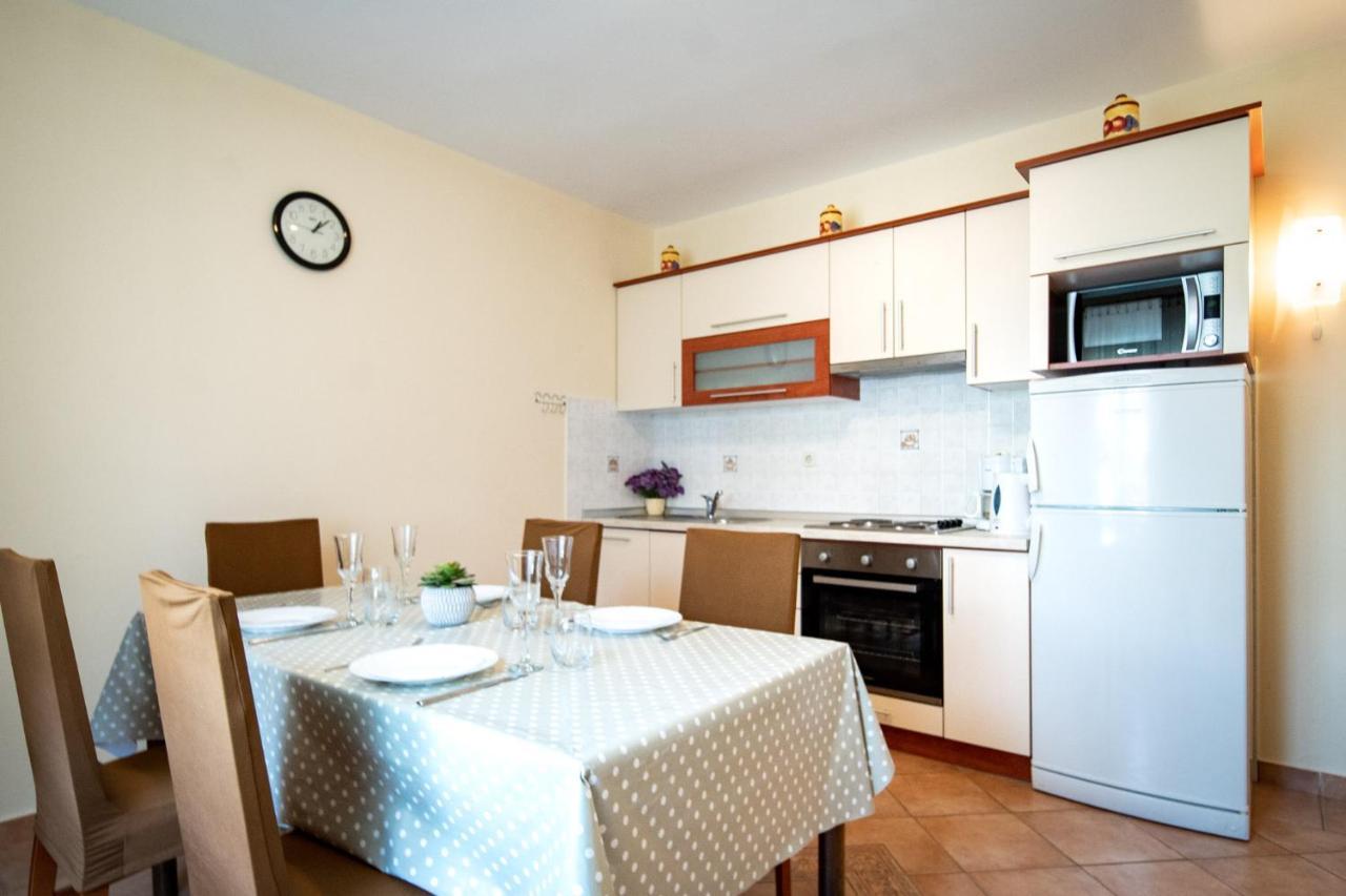 Kastell Apartments Lopar Exterior foto